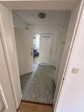 Flur - Wohnen inmitten der Mannheimer Quadrate: 1 ZKB mit Balkon