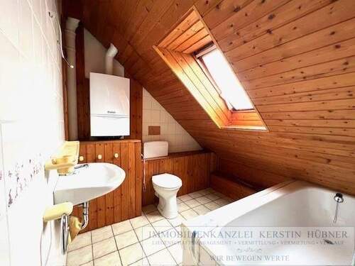 DG Bad mit Badewanne - 