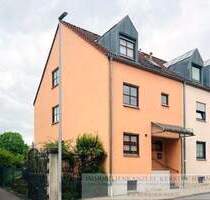 Reserviert: Viel Platz für die Familie und fußläufig zur Innenstadt: Großes REH mit Garten, Carport, Keller in ruhige... - Forchheim