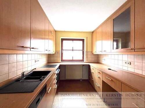 Küche mit Einbauküche - 