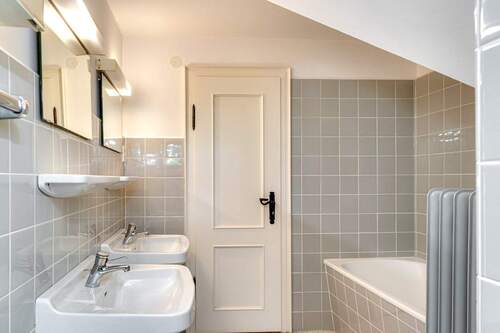 Badezimmer im Flur OG - 