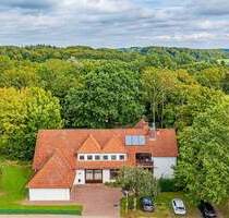 Repräsentatives Anwesen mit 12 Zimmern und Gartenparadies - Hummelfeld / Fellhorst