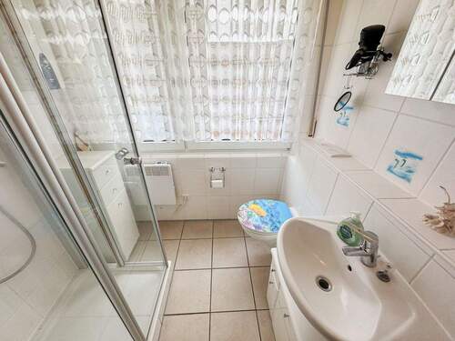 Tageslichtbad mit Dusche und WC OG - 