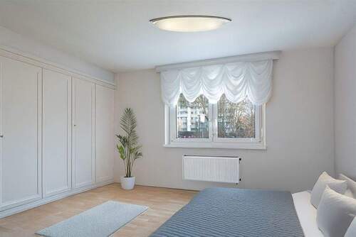 Schlafzimmer - 2 Zimmer Etagenwohnung zum Kaufen in Berlin