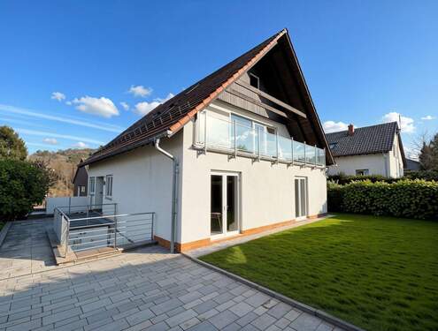 Außenansicht - Sofort einziehen!! Geräumiges und helles Haus in ruhiger Seitenstraße von Erlenbach