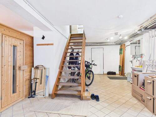 Großzügiger Keller mit Sauna - 