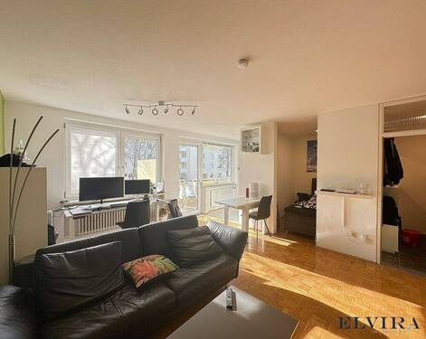 großzügiger und freundlicher Wohnbereich - 1 Zimmer Etagenwohnung zum Kaufen in München / Solln