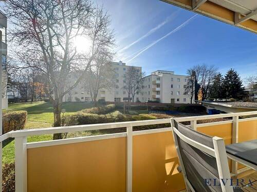 sonniger Balkon in Süd-Ausrichtung - 