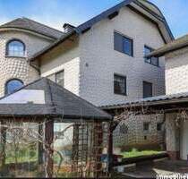 Großzügiges Wohnhaus mit Einliegerwohnung und Garage im schönen Sauerland - Medebach Medelon