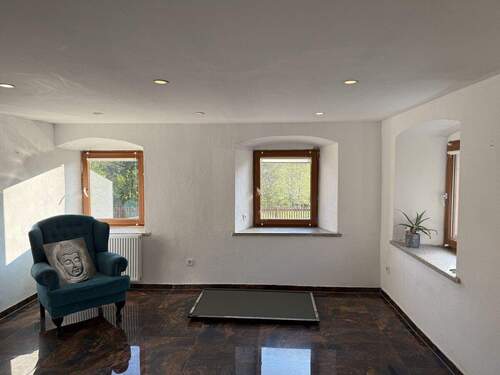 Wohnzimmer EG - 7 Zimmer Einfamilienhaus zum Kaufen in Hohenburg