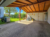 großer Carport mit Abstellraum - 