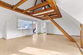 Wohnbereich im Dachgeschoss - 5 Zimmer Doppelhaushälfte zum Kaufen in Baden-Baden