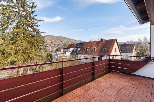 Balkon mit Weitblick - 5 Zimmer Doppelhaushälfte in Baden-Baden