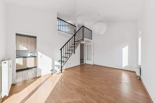 Wohnzimmer - 2 Zimmer Etagenwohnung zum Kaufen in Schönefeld