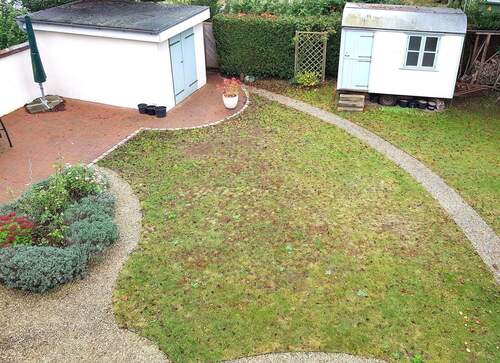 Blick vom Balkon in den Garten - 