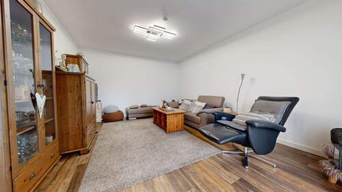 Wohnzimmer - 4 Zimmer Etagenwohnung in Zwenkau