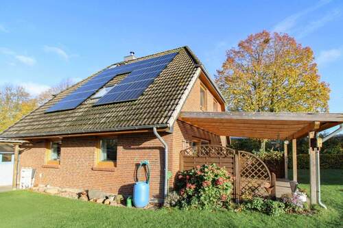 Rückansicht mit Solaranlage - 