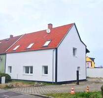 Saniertes Einfamilienhaus mit Garagen, Lagerhalle und einer ehemaligen Gaststätte als Hobby - Torgau Melpitz