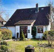 Sehr gepflegtes Haus auf Traumgrundstück - Reinbek