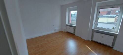 Bild 2 - 2 Zimmer Etagenwohnung zur Miete in Landau-Queichheim