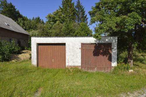 Zwei Garagen auf dem Grundstück - 1 Zimmer Einfamilienhaus zum Kaufen in Hummeltal