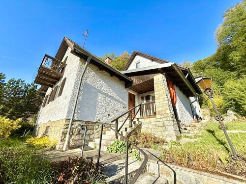 Ihr Haus von Nord-Osten - 7 Zimmer Einfamilienhaus zum Kaufen in Lappersdorf