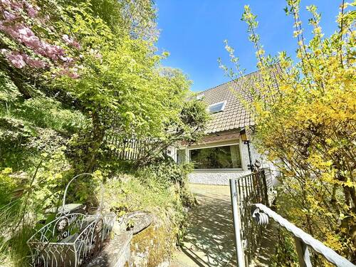 Ihr Haus mit Terrasse von Süden - 