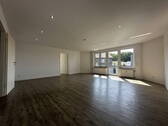 Wohnzimmer - Frisch renovierte 2-Zimmer-Wohnung mit Balkon & Stellplatz im Zentrum von Alsdorf!