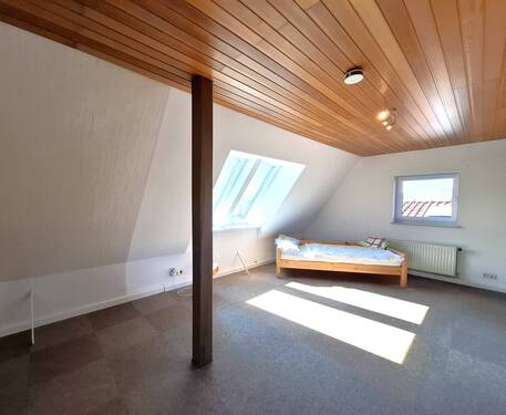 15. Zimmer DG.JPG - 