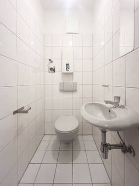 Gäste-WC - 4 Zimmer Etagenwohnung in Würselen Broichweiden