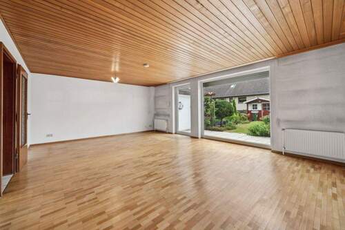 Wohn- und Esszimmer - 5 Zimmer Reihenmittelhaus zum Kaufen in Salzgitter