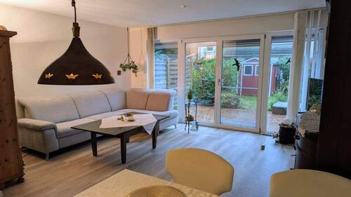 Wohnzimmer - Reihenmittelhaus aus 2005 in Lilienthal zu verkaufen.