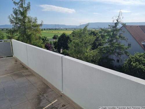 1 Balkon A - Renovierungsbedürftige Wohnung in ruhiger und beliebter Lage - 33303972