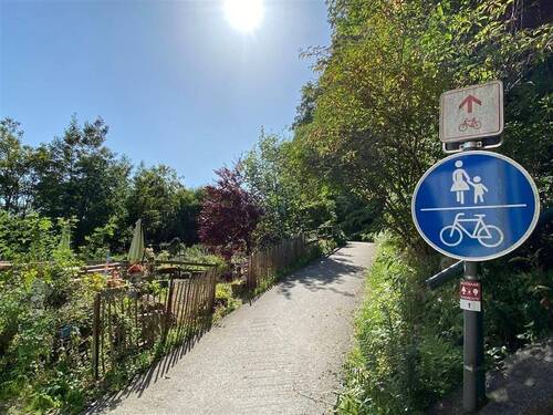 Rad-Wander-Weg angrenzend - 