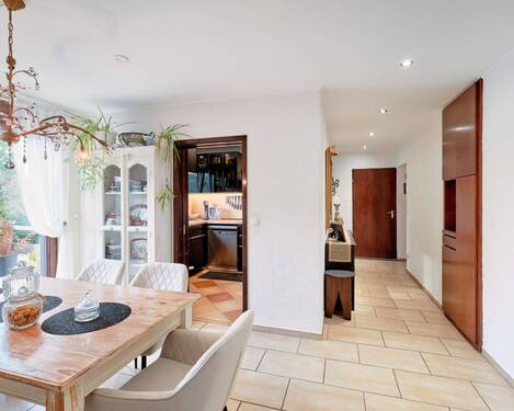 Gut geschnittener Essbereich - ++Top geschnitten & familienfreundlich++ 4-Zimmer-Wohnung mit Terrasse & Garage in Winnenden