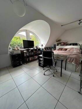 Obergeschoss-Schlafzimmer 1 - 
