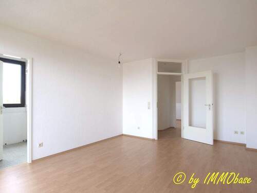 Wohnzimmer - 2 Zimmer Etagenwohnung zur Miete in Frankenberg