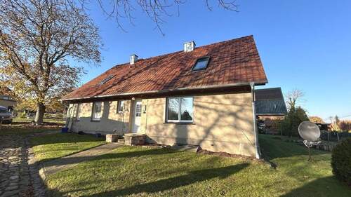 Straßenseitige Gebäudeansicht - 6 Zimmer Einfamilienhaus zum Kaufen in Gutow