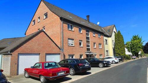 Parkmöglichkeiten vor dem Haus - 