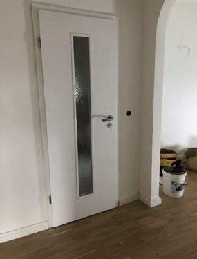 Tür zum Badezimmer - 