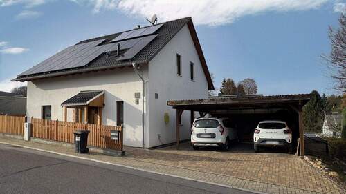 Straßenansicht - 5 Zimmer Einfamilienhaus in Leubsdorf