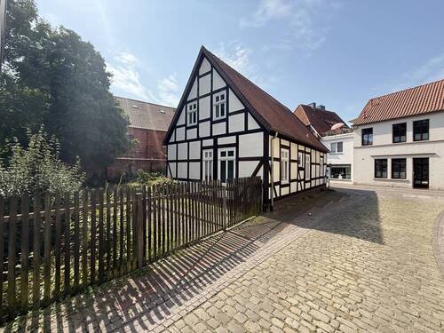 Bild 2 - Mehrfamilienhaus, Wohnhaus zum Kaufen in Verden (Aller)