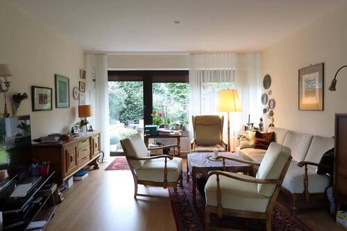 Wohnzimmer mit Blick in den Garten aktuell - 