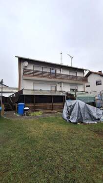 Rückseite mit Garten - 