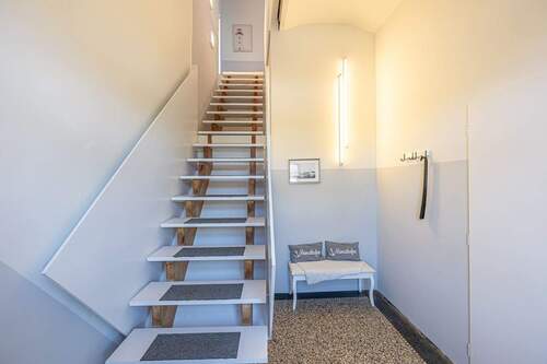 Treppenaufgang OG links - 