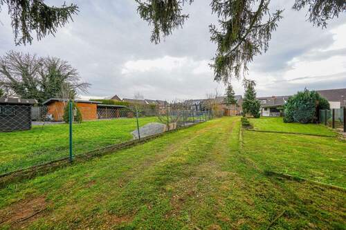 Garten - 5 Zimmer Mehrfamilienhaus, Wohnhaus zum Kaufen in Jülich