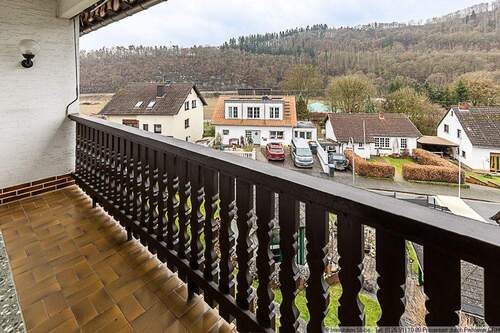 Balkon mit Ausblick - 4 Zimmer Etagenwohnung in Schuld
