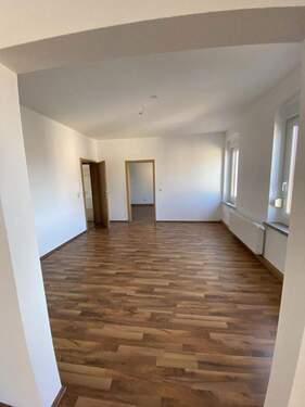 Bild 2 - 4 Zimmer Etagenwohnung zur Miete in Altenburg