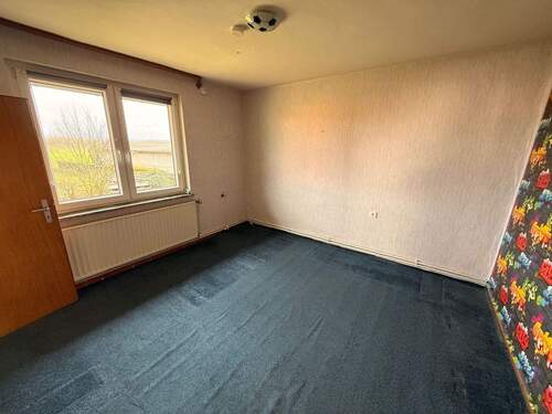 24 Zimmer OG linke Hälfte - 