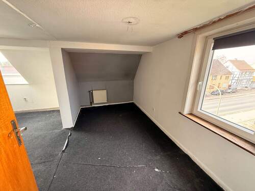 30 Zimmer DG linke Hälfte - 